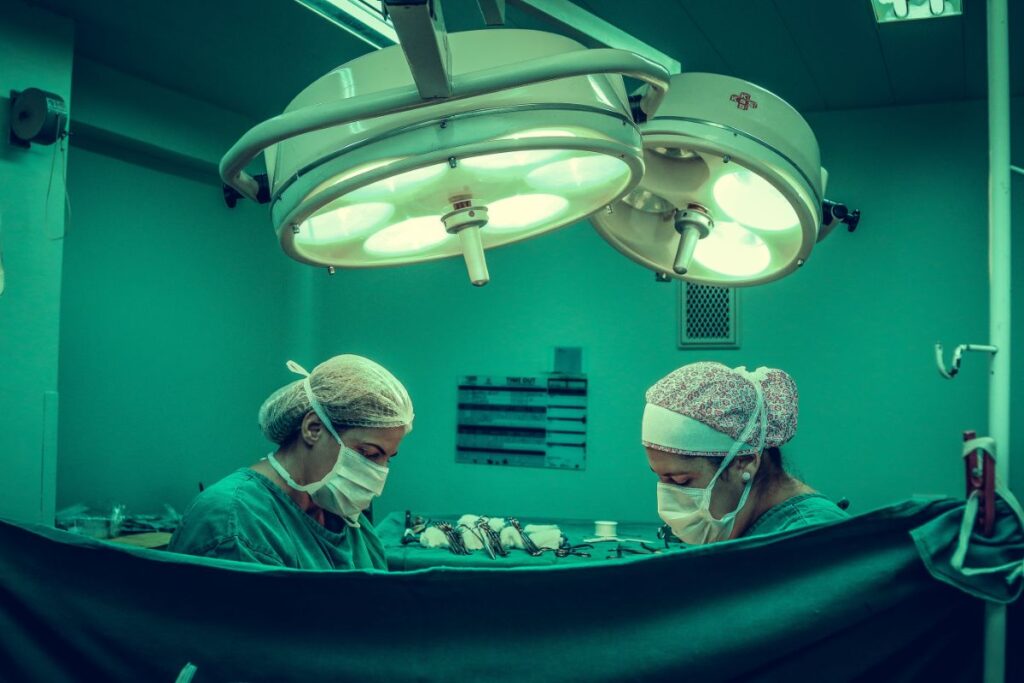 trahom, tratament trahom, sala de operatii