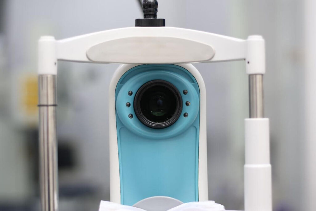 recuperarea dupa operatia de dezlipire de retina, aparat pentru consult oftalmologic